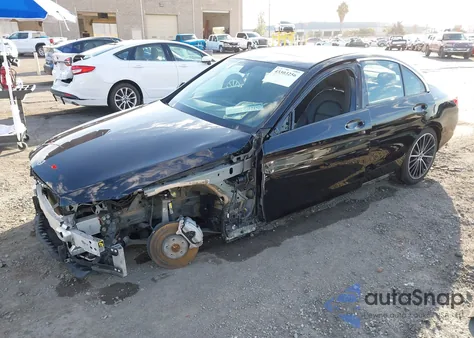 2021 Mercedes-Benz C 300 Sedan z USA, uszkodzony, nr VIN W1KWF8DB7MR638840